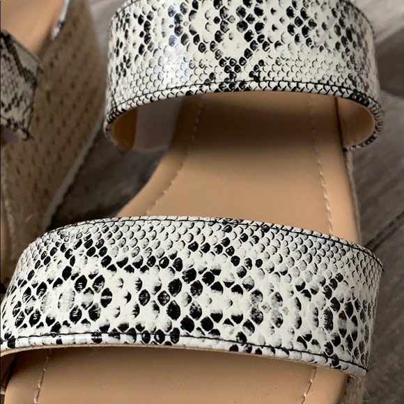 Espadrilles - Picture 4 of 4